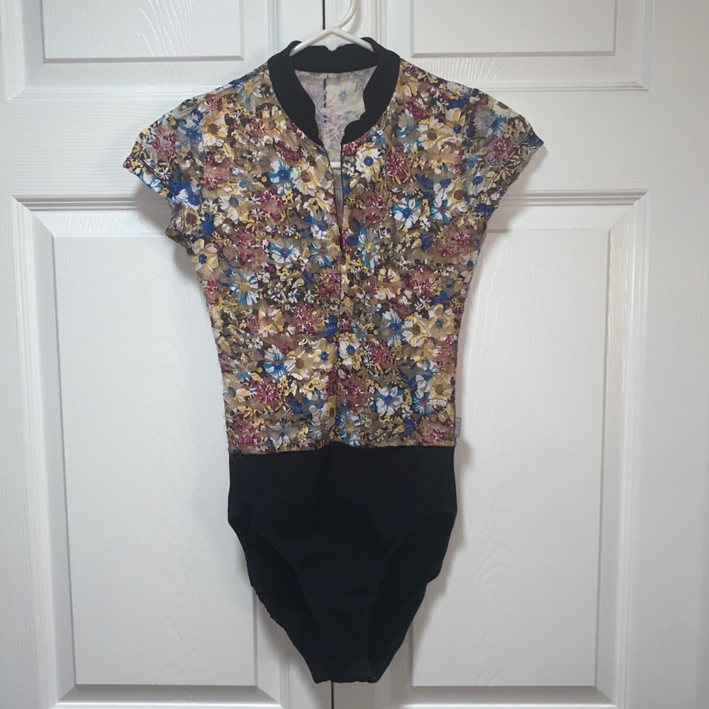 Lace cap-sleeve zip-front leotard